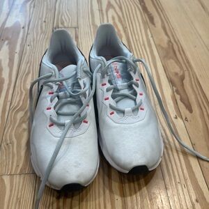 Nike tennis shoes